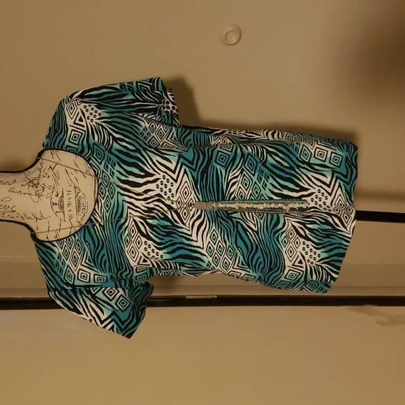 Kim Roger's Lady's ScoopNeck Shortsleeved Tee In Aztec Motif - Picture 1 of 7